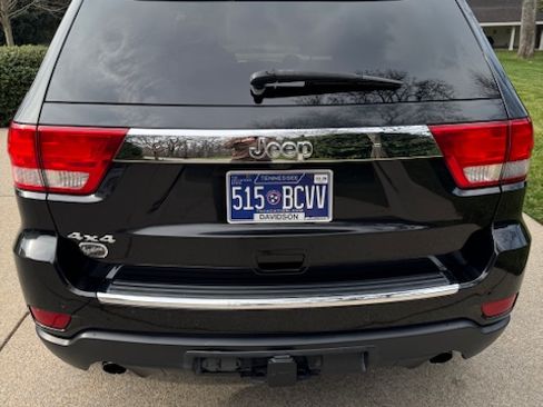 Used 2012 Jeep Grand Cherokee Overland Summit image 6