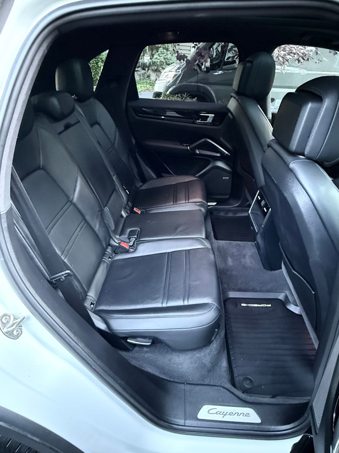 Used 2019 Porsche Cayenne E-Hybrid AWD/4WD image 13