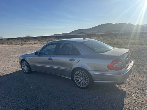 Used 2009 Mercedes-Benz E 350 Sedan image 4