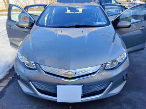 Used 2017 Chevrolet Volt LT w/ Comfort Package image 1