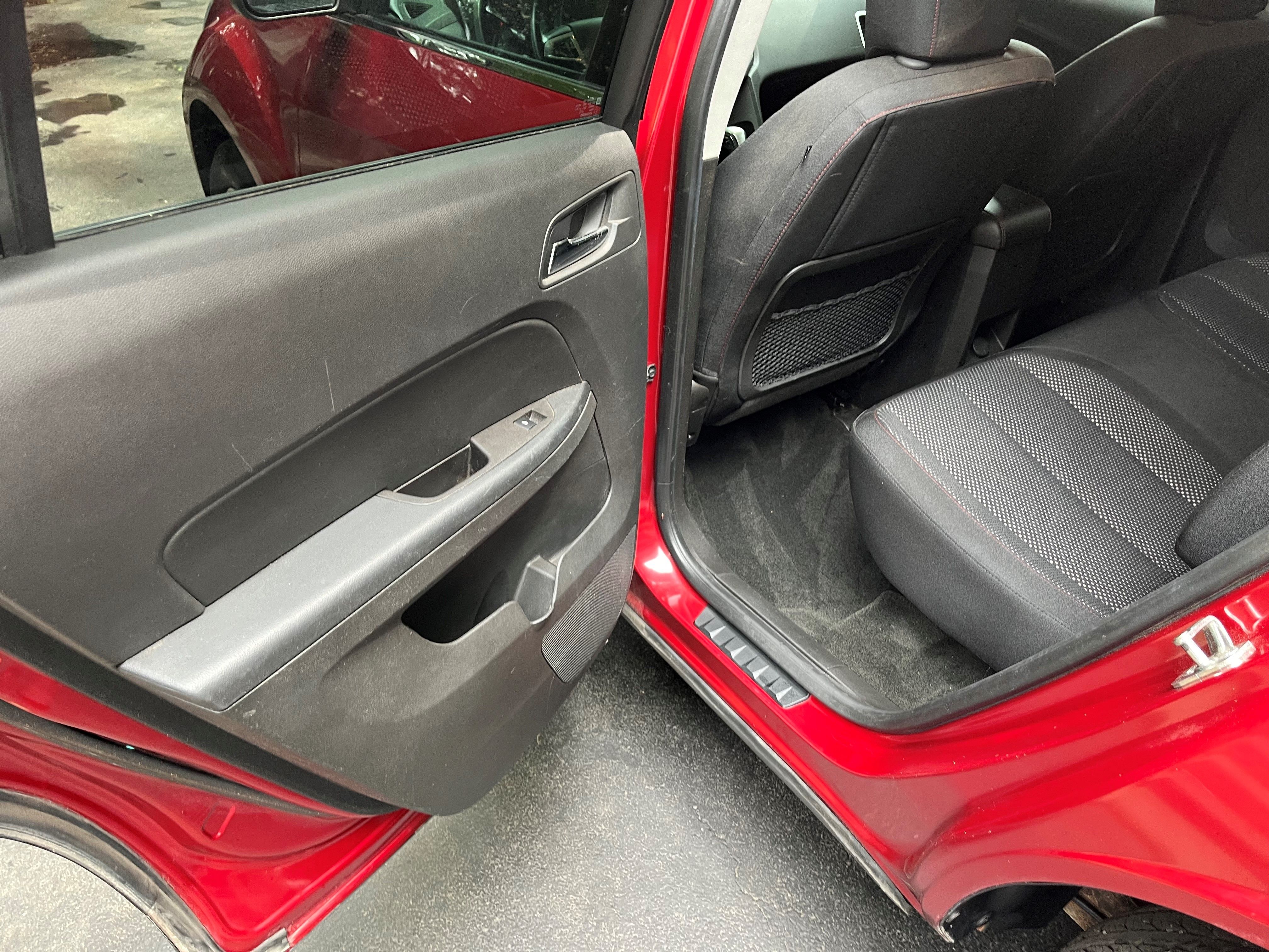 Used 2014 Chevrolet Equinox LT w/ Driver Convenience Package AWD/4WD image 26