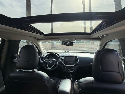 Used 2015 Jeep Cherokee Trailhawk w/ Comfort/Convenience Group image 14