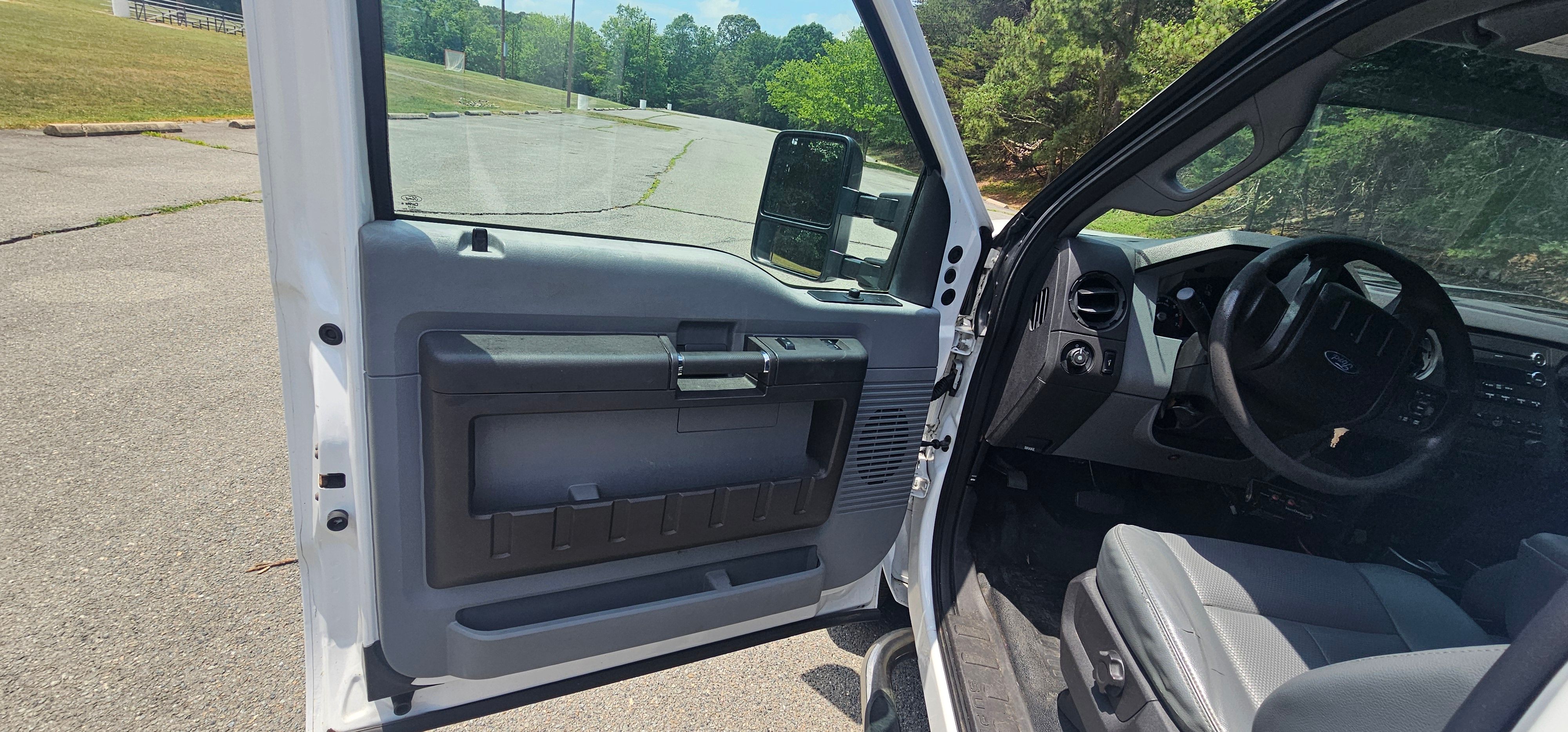 Used 2016 Ford F250 XL w/ Power Equipment Group AWD/4WD image 16