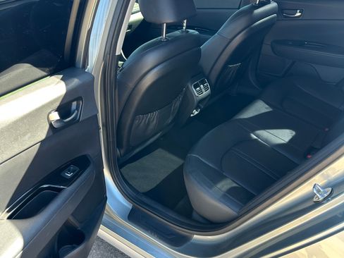 Used 2017 Kia Optima EX image 8