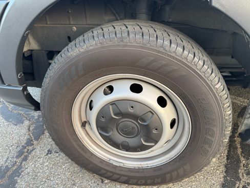 Used 2017 Ford Transit 150 XL image 14