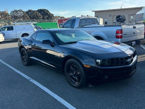 Used 2011 Chevrolet Camaro LS w/ Silver Stripe Package RWD image 8