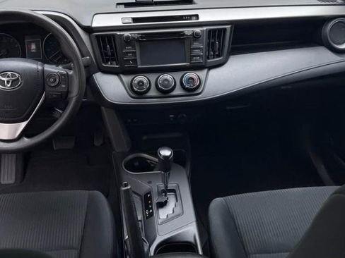 Used 2017 Toyota RAV4 LE image 6