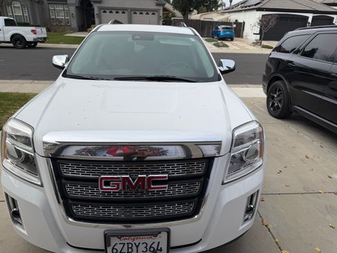 Used 2013 GMC Terrain SLT image 2