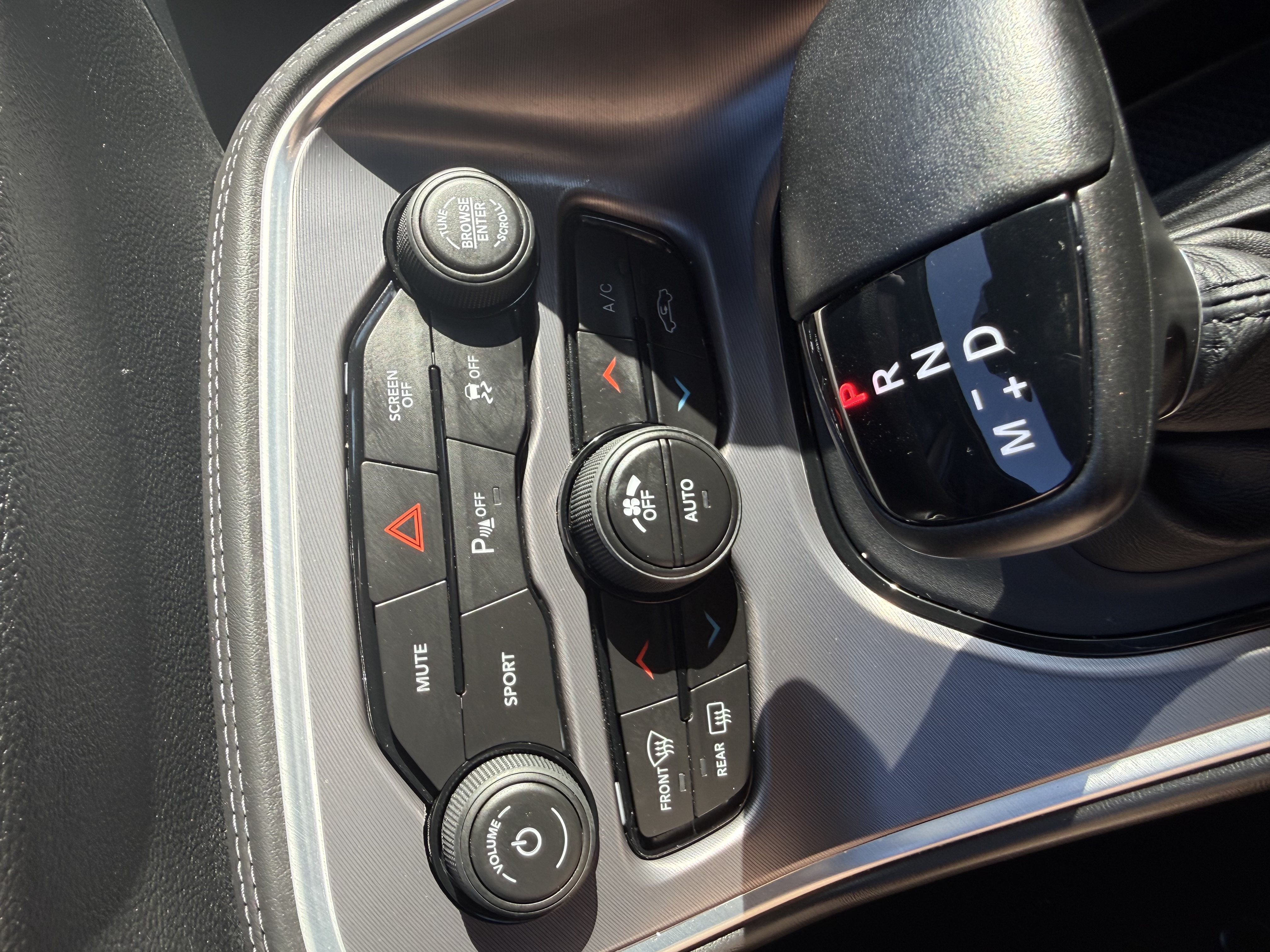Used 2019 Dodge Challenger SXT w/ Blacktop Package RWD image 13