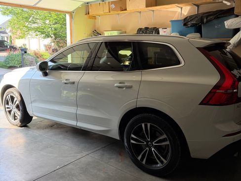Used 2020 Volvo XC60 T6 Momentum AWD/4WD image 17