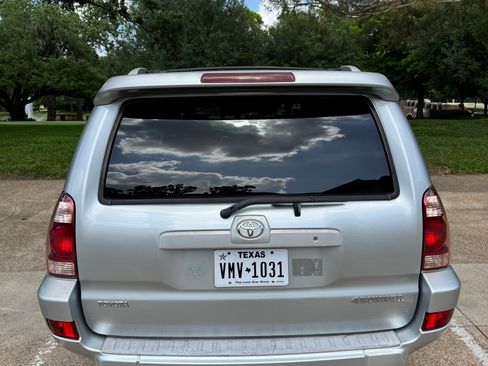 Used 2004 Toyota 4Runner Limited image 2