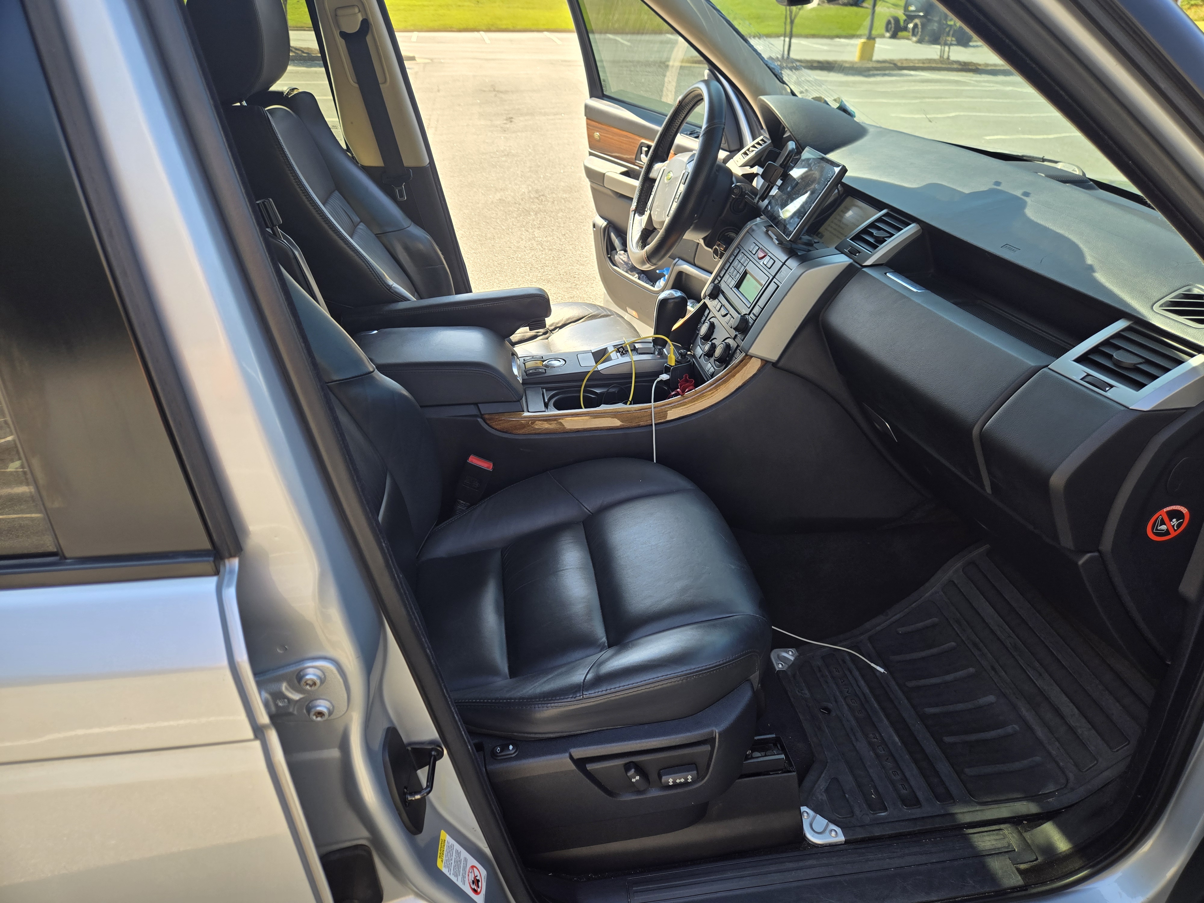 Used 2008 Land Rover Range Rover Sport HSE AWD/4WD image 24