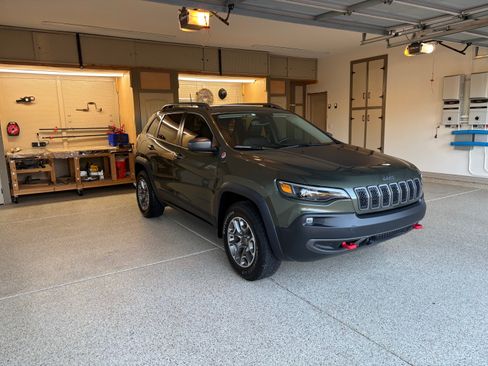 Used 2021 Jeep Cherokee Trailhawk w/ Sun, Sound & Nav Group image 5