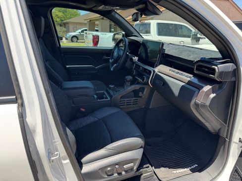 Used 2024 Toyota Tacoma TRD Sport w/ TRD Sport Premium Package AWD/4WD image 11