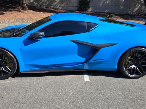 Used 2024 Chevrolet Corvette Z06 w/ Z07 Performance Package image 5