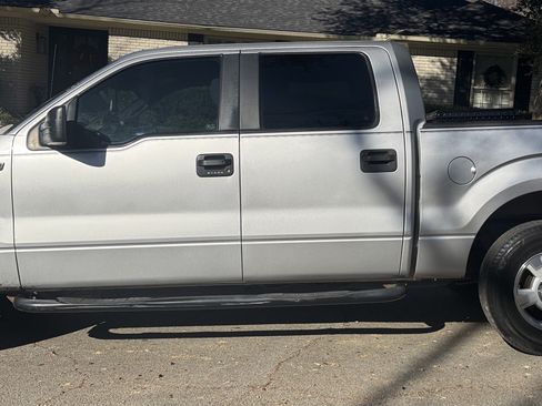 Used 2012 Ford Explorer XLT image 11