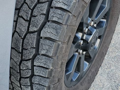 Used 2022 RAM 2500 Laramie w/ Night Edition AWD/4WD image 14