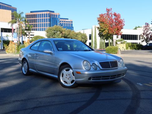 Used 2002 Mercedes-Benz CLK 55 AMG Coupe image 9