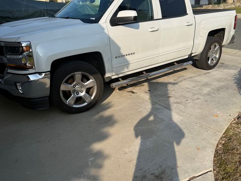 Used 2017 Chevrolet Silverado 1500 LT w/ All Star Edition image 8