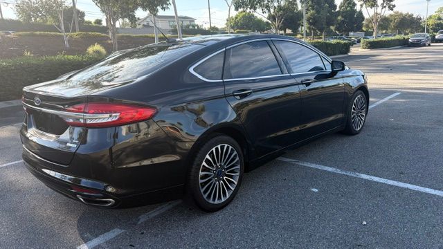 Used 2017 Ford Fusion SE w/ Fusion SE Technology Package FWD image 5