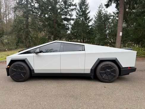 Used 2024 Tesla Cybertruck Cyberbeast image 11