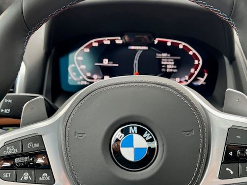 Used 2024 BMW M850i xDrive Coupe image 2