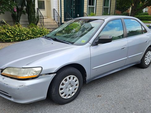 Used 2002 Honda Accord VP image 2