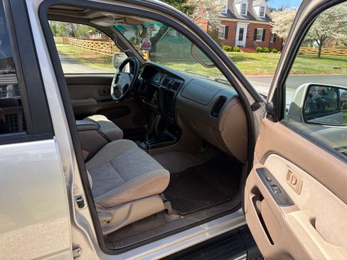 Used 1999 Toyota 4Runner SR5 image 4