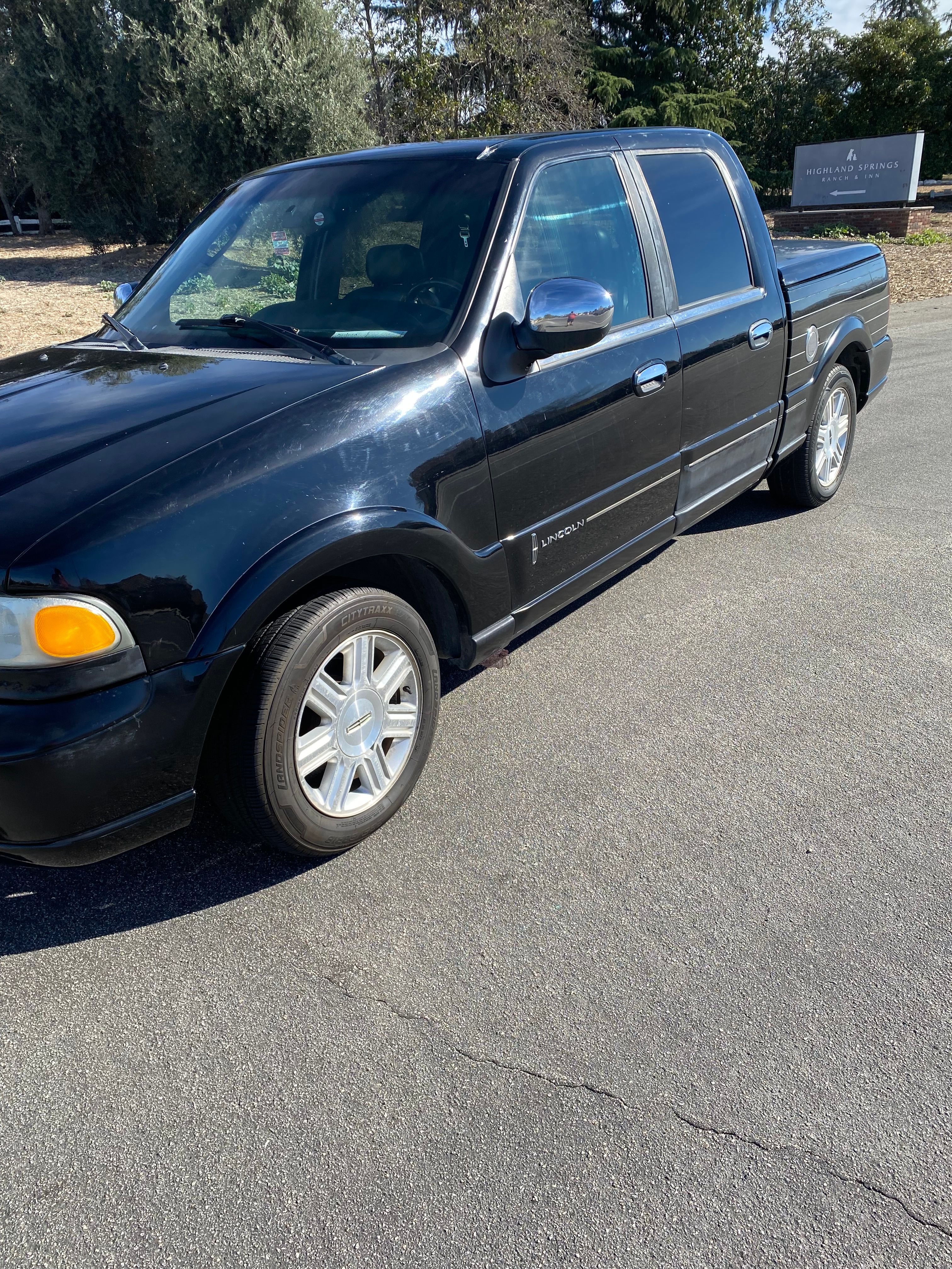 Used 2002 Lincoln Blackwood RWD image 6