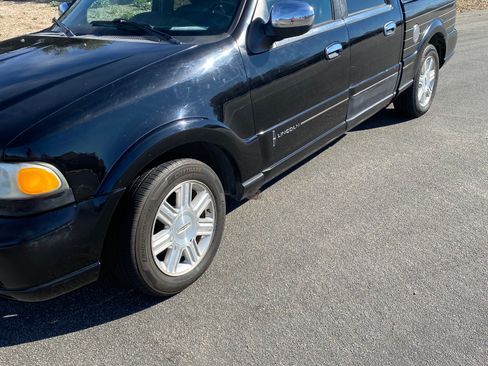 Used 2002 Lincoln Blackwood RWD image 6