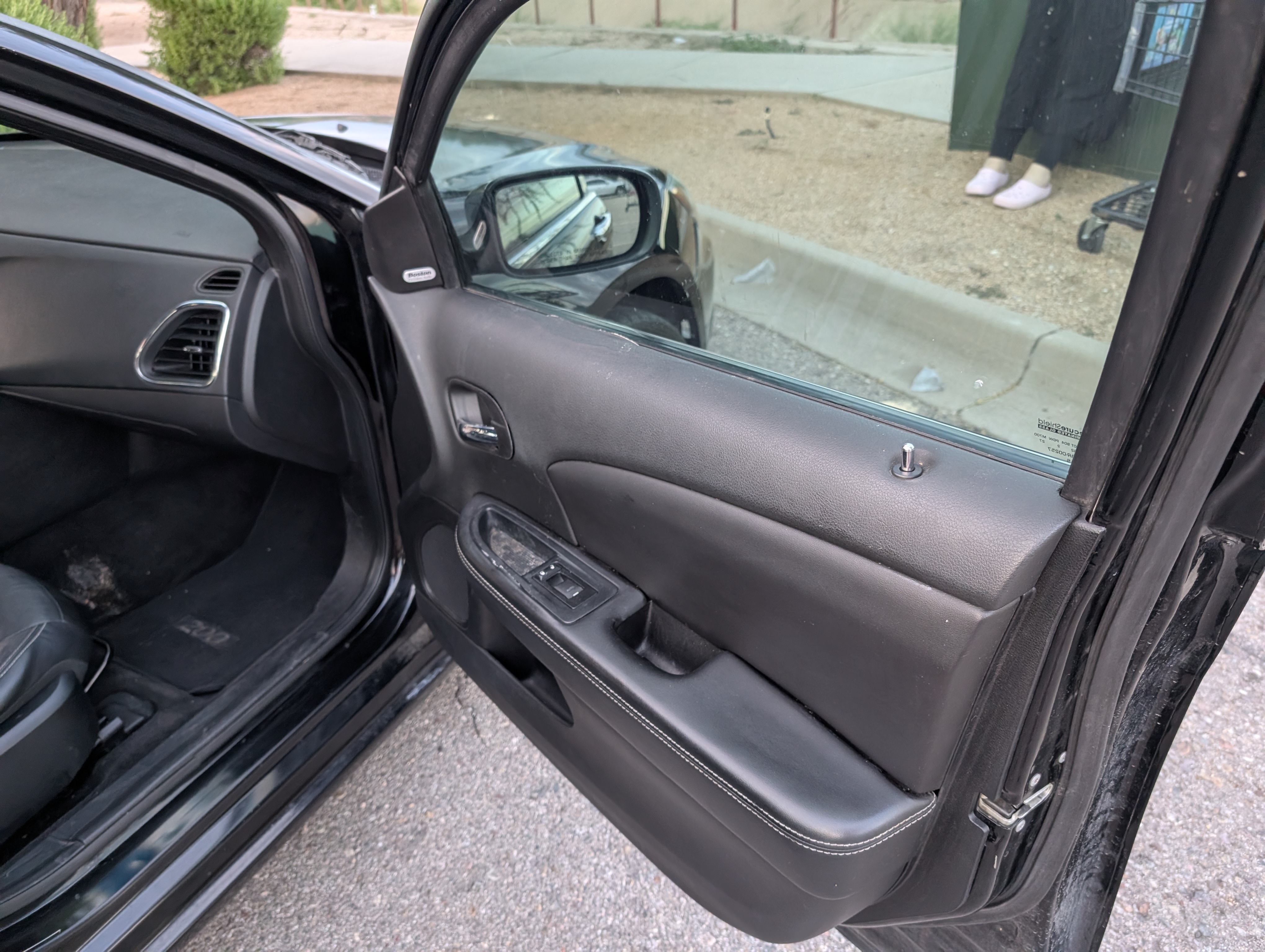 Used 2011 Chrysler 200 Limited FWD image 13
