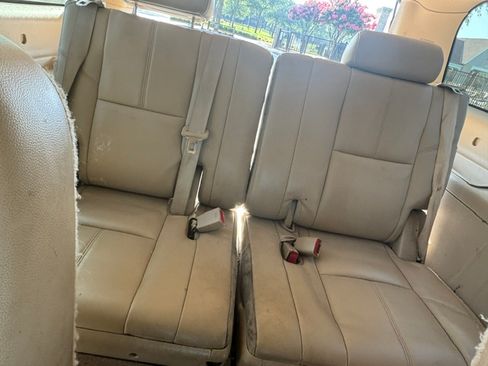 Used 2008 Chevrolet Suburban LT w/ LT Preferred Equipment Group RWD image 13