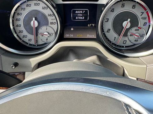 Used 2013 Mercedes-Benz SL 550 image 8
