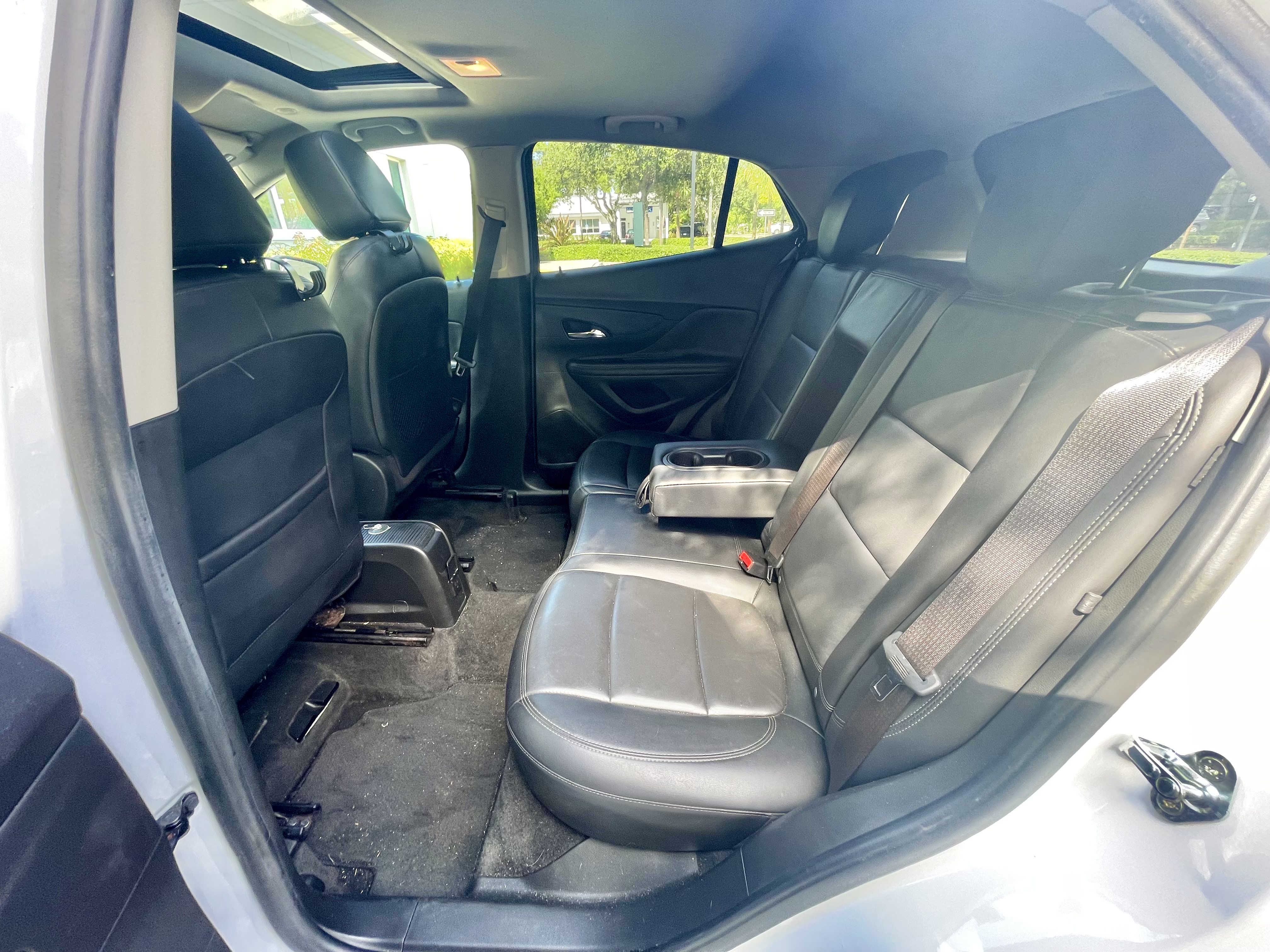 Used 2018 Buick Encore Essence FWD image 5