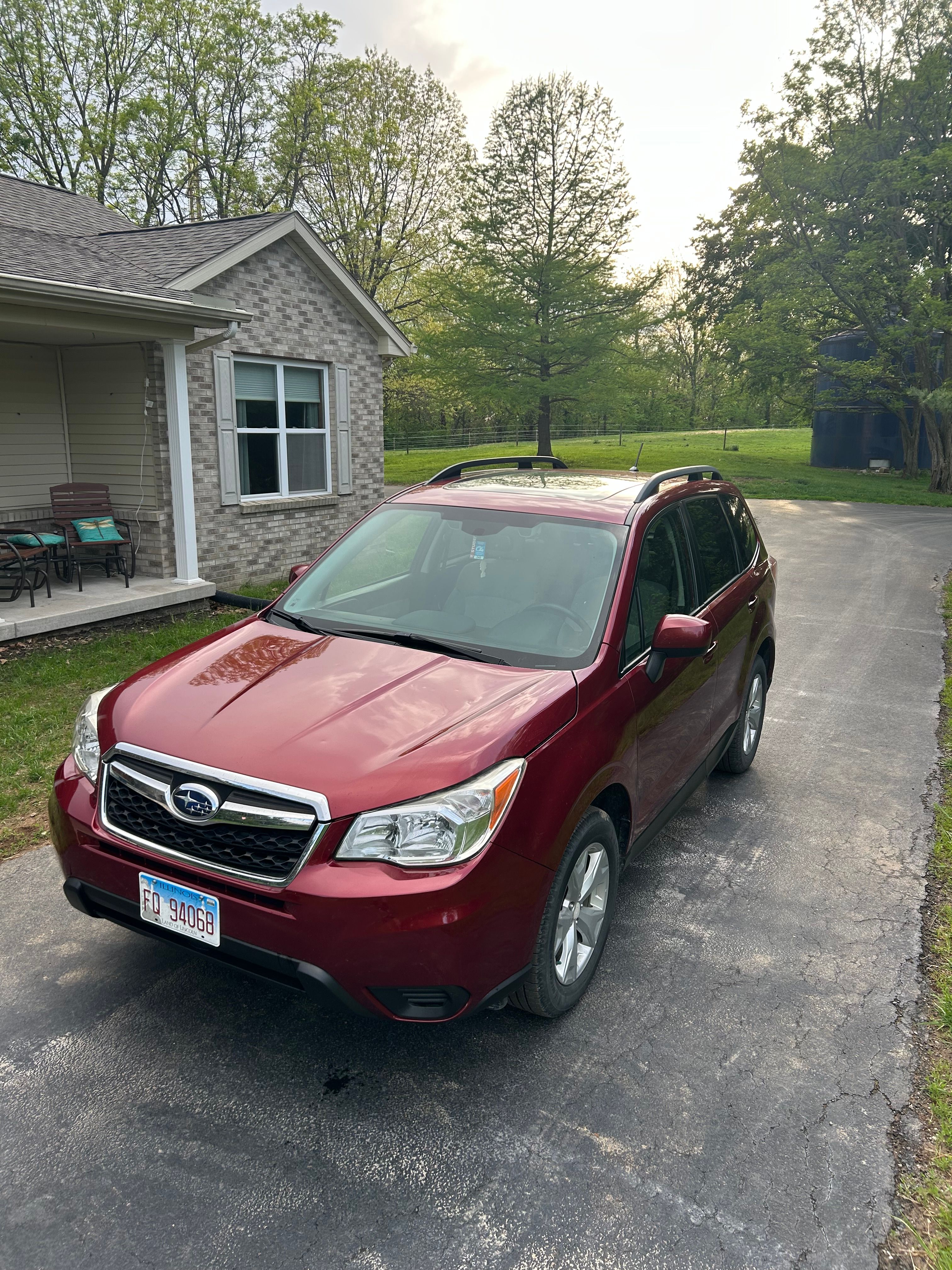Used 2015 Subaru Forester 2.5i Premium AWD/4WD image 1