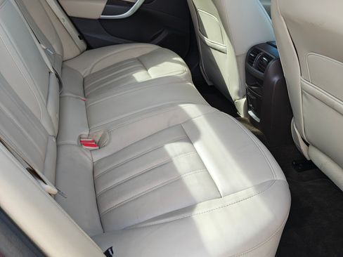 Used 2014 Buick Regal Premium w/ Driver Confidence Package #2 image 16