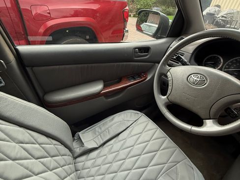 Used 2005 Toyota Sienna XLE image 6