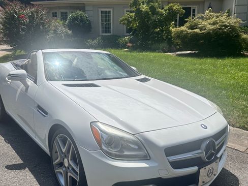 Used 2014 Mercedes-Benz SLK 250 image 1