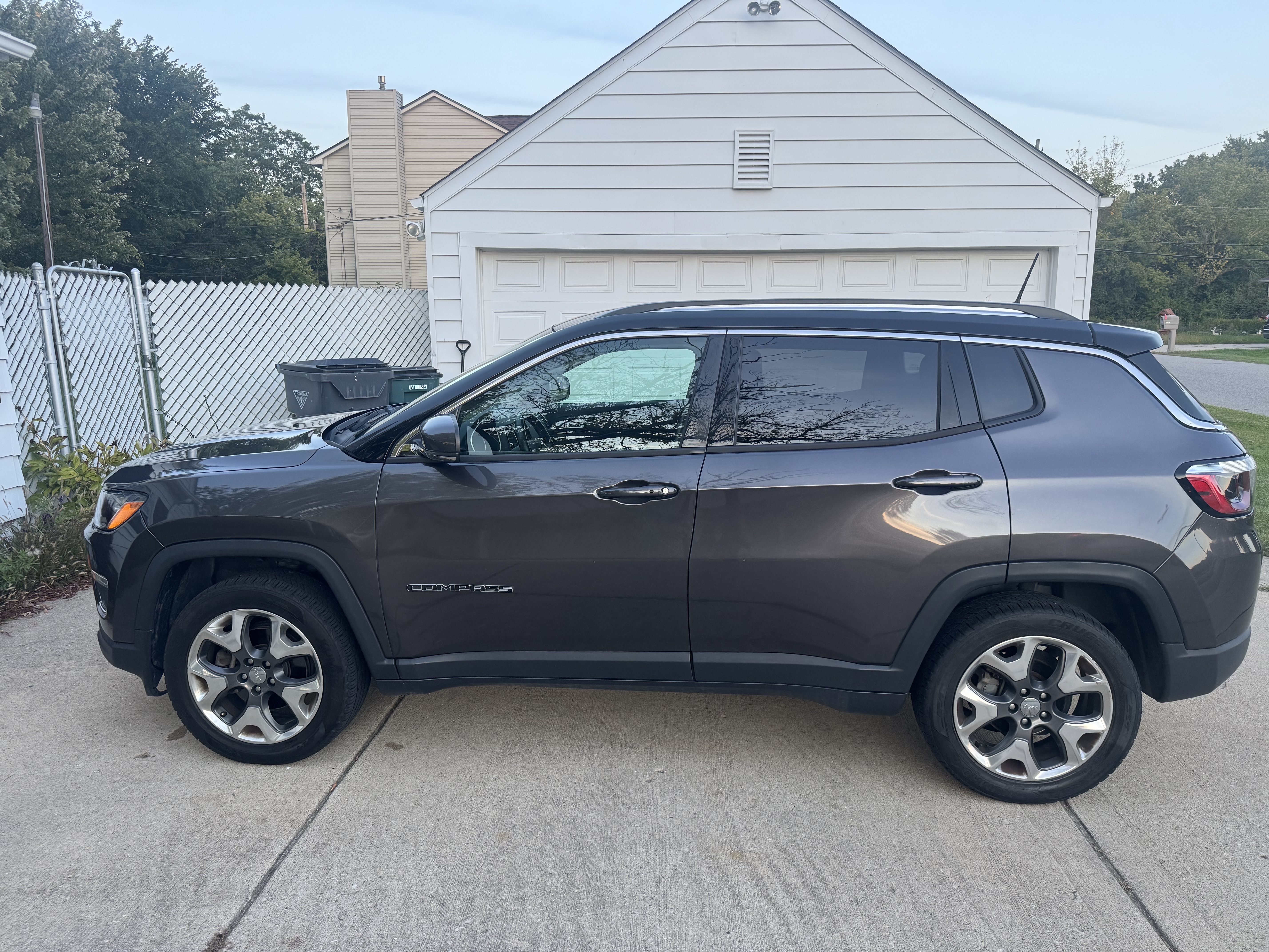 Used 2018 Jeep Compass Limited AWD/4WD image 6