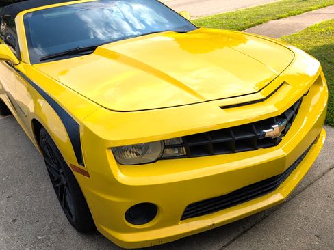 Used 2012 Chevrolet Camaro SS RWD image 2