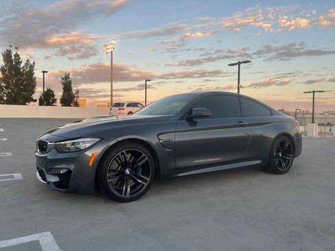 Used 2018 BMW M4 Coupe image 1