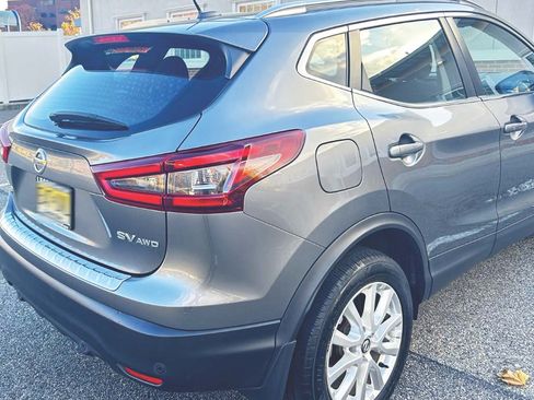 Used 2021 Nissan Rogue Sport SV image 4