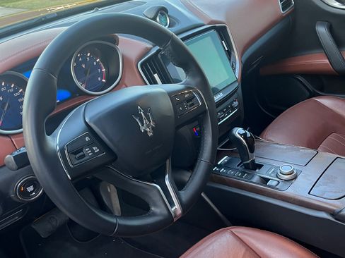 Used 2017 Maserati Ghibli S RWD image 2