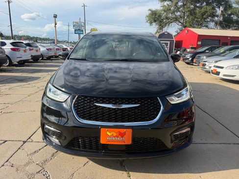 Used 2025 Chrysler Pacifica Select FWD image 5