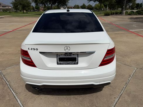 Used 2014 Mercedes-Benz C 250 Sedan image 4