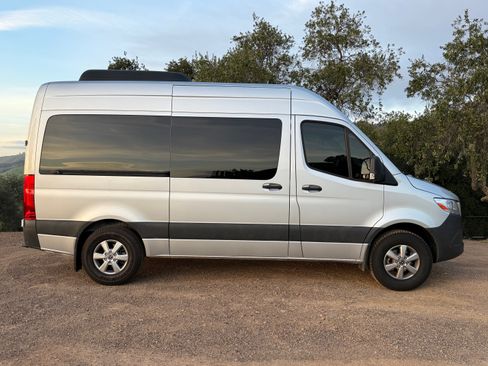 Used 2019 Mercedes-Benz Sprinter 2500 image 6