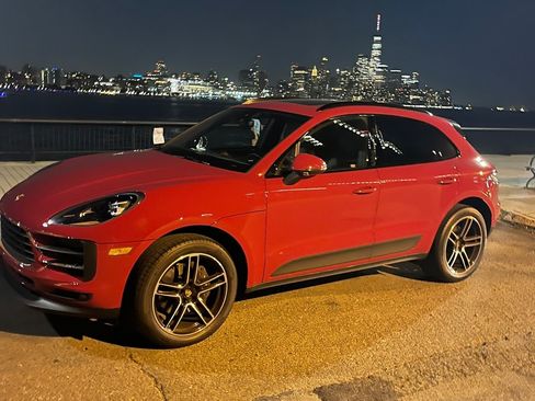 Used 2021 Porsche Macan image 2