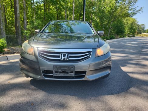 Used 2011 Honda Accord LX-P image 2