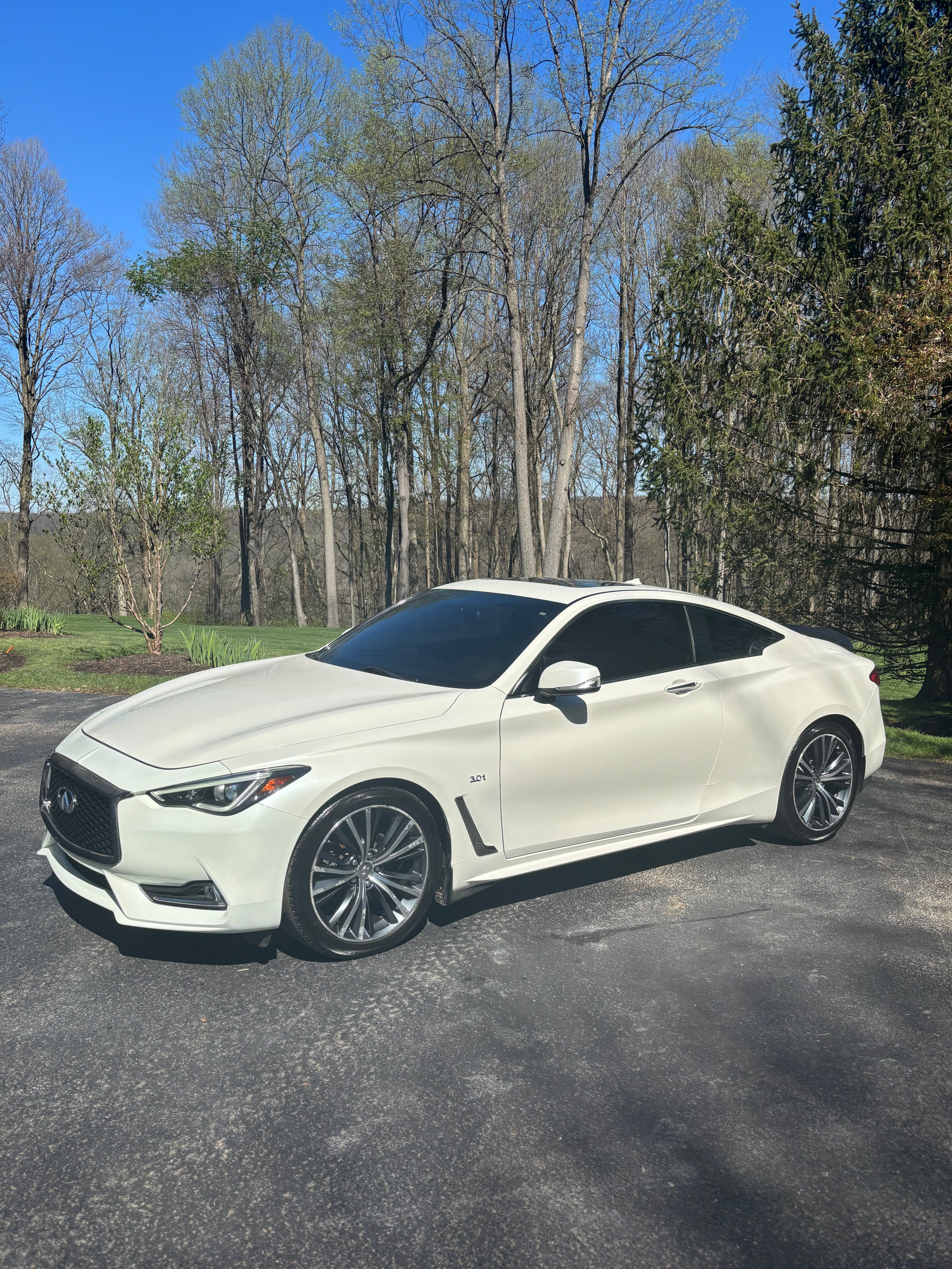 Used 2017 INFINITI Q60 3.0t w/ Premium Plus Package 3.0T AWD/4WD image 2