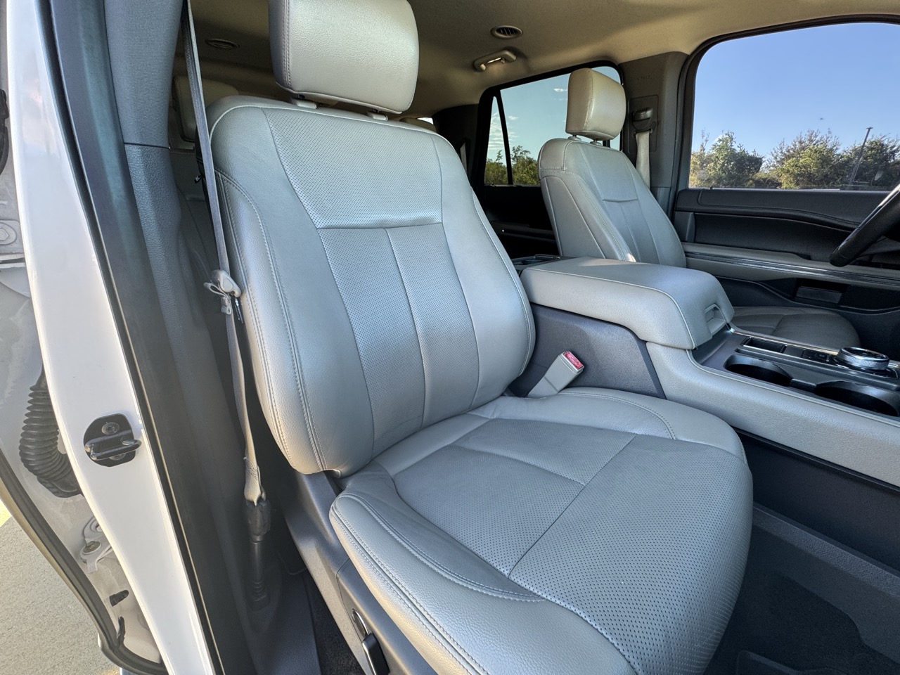 Used 2018 Ford Expedition Max XLT w/ Equipment Group 202A RWD image 15
